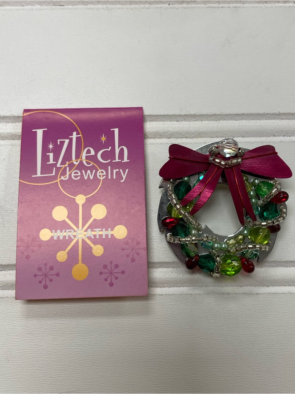 Liztech Christmas Wreath Hand-Crafted Brooch